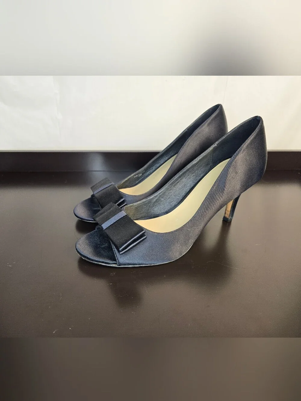 Kate Spade Black Satin Peep Toe Heels Bow Accent in Size 10